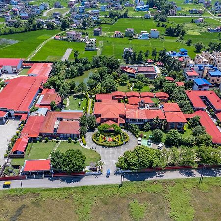 Dreamland Gold Resort & Hotel Siddharthanagar Exterior photo