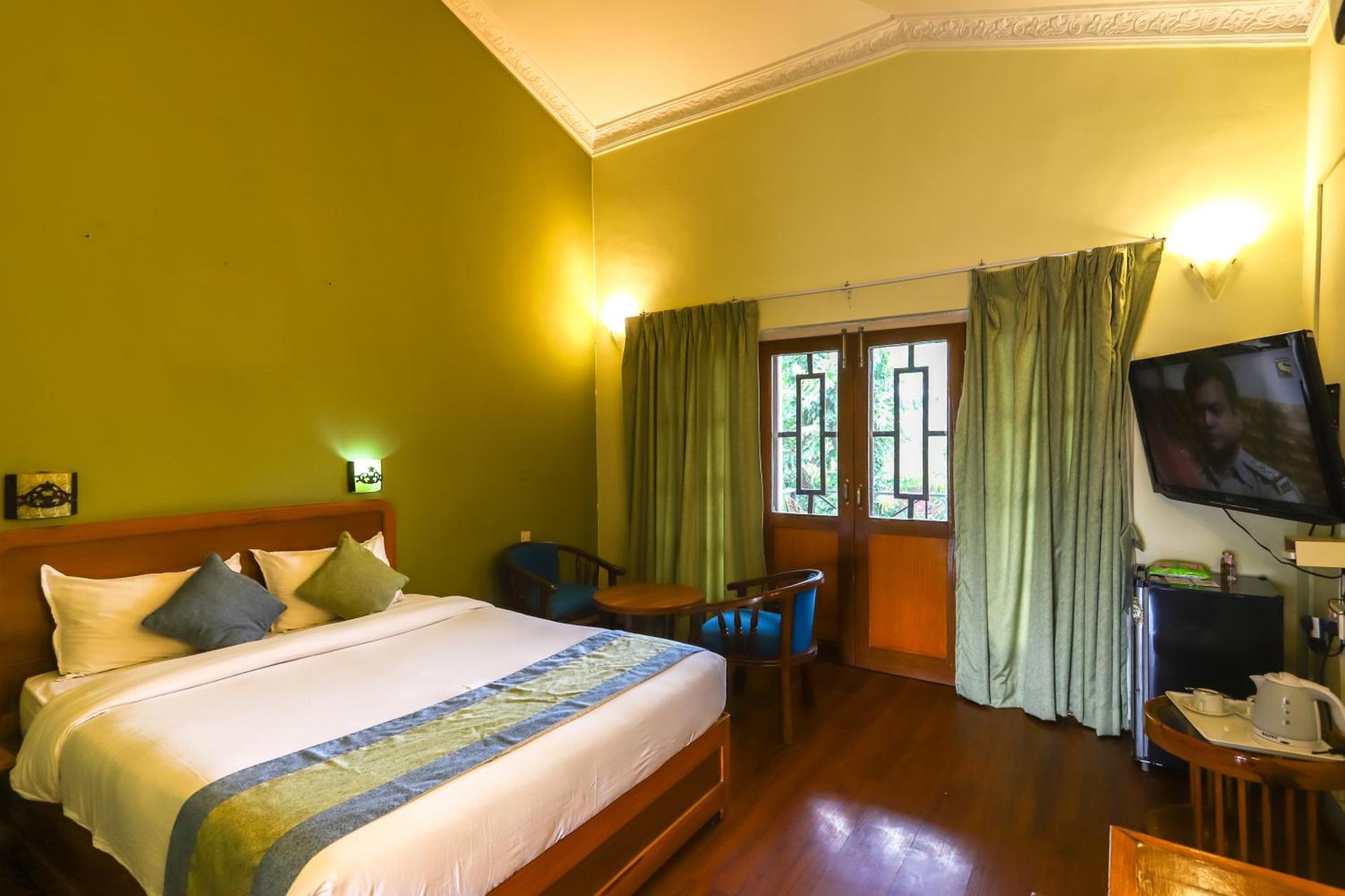 Dreamland Gold Resort & Hotel Siddharthanagar Exterior photo