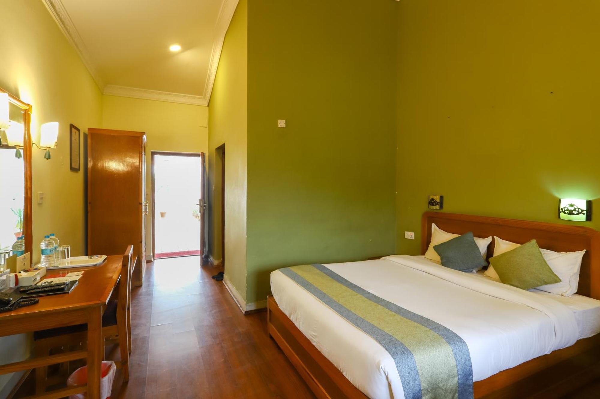 Dreamland Gold Resort & Hotel Siddharthanagar Exterior photo