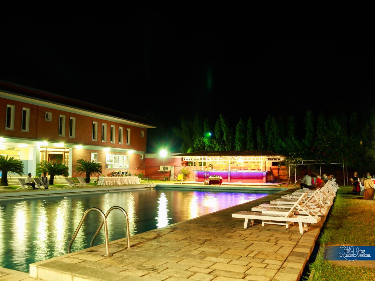 Dreamland Gold Resort & Hotel Siddharthanagar Exterior photo